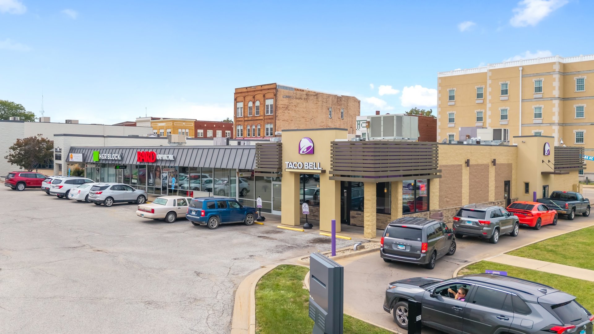 Fulton Square — Sale in Canton, IL, photo 1 of 2