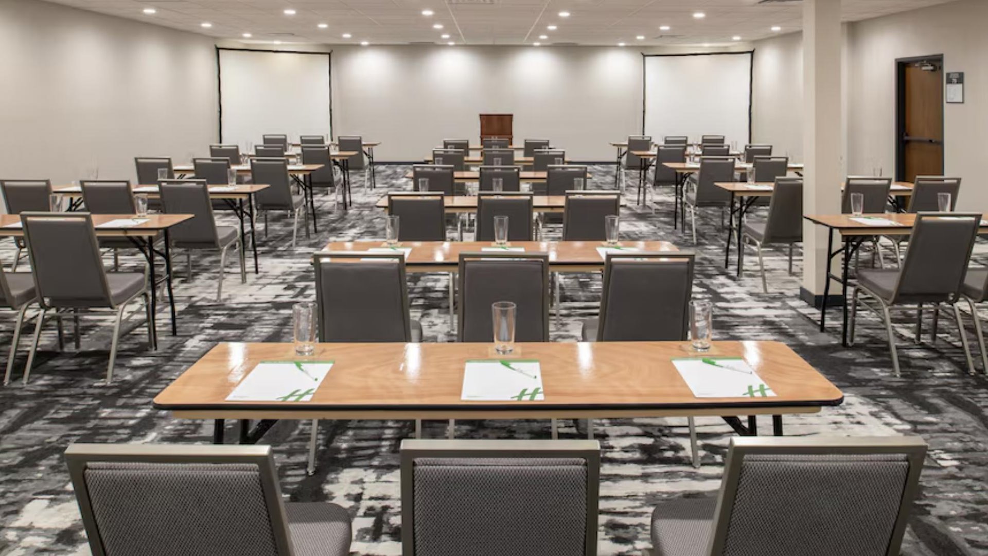 Holiday Inn Portland I-5 South Wilsonville — Sale in Wilsonville, OR, photo 2 of 5