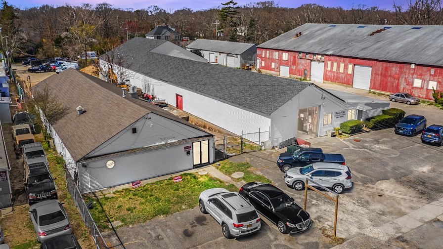 Blue Point, Long Island Industrial Properties/Blue Point, New York