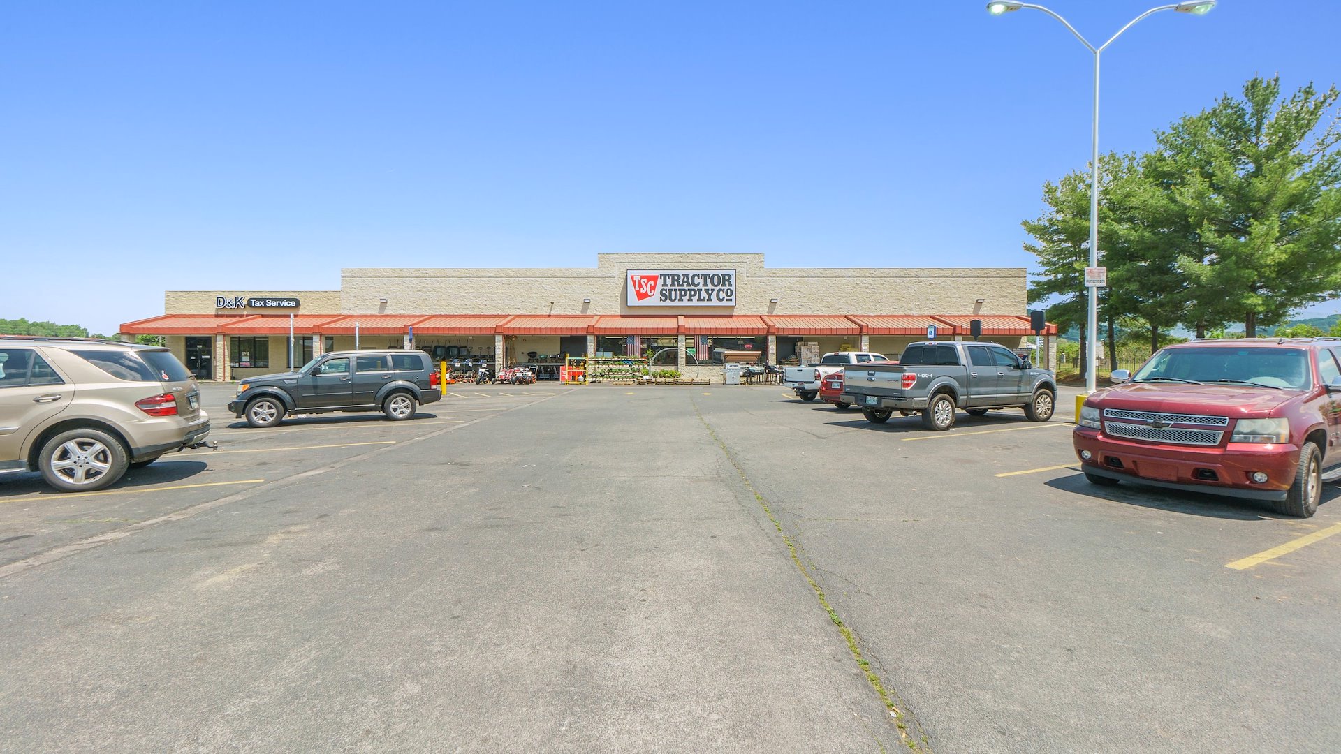 Tractor Supply Center/Elizabethton, Tennessee