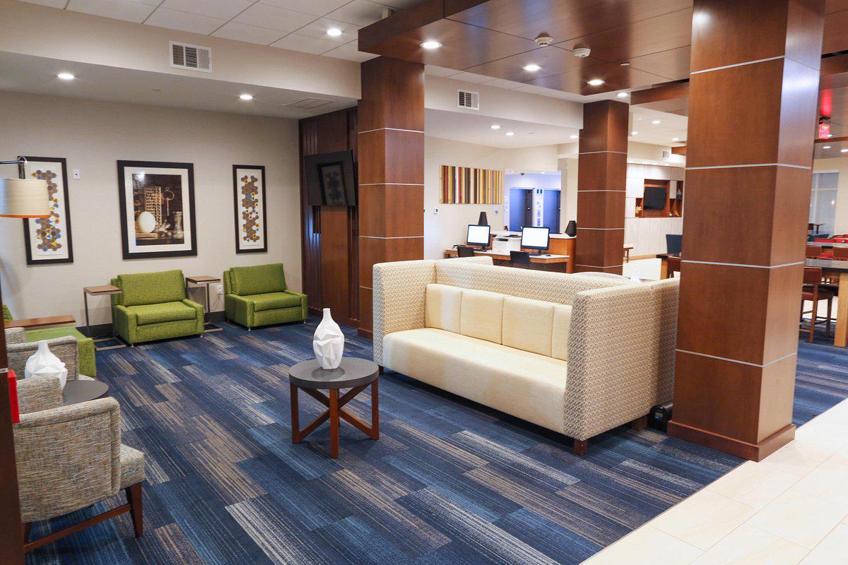 Holiday Inn Express & Suites Houston IAH Beltway 8/Houston, Texas
