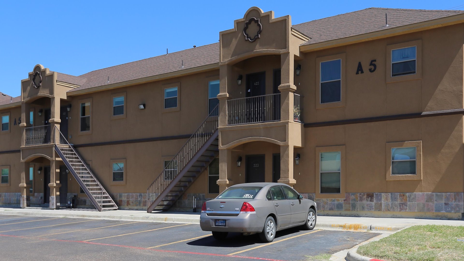 109 North Merida/Laredo, Texas