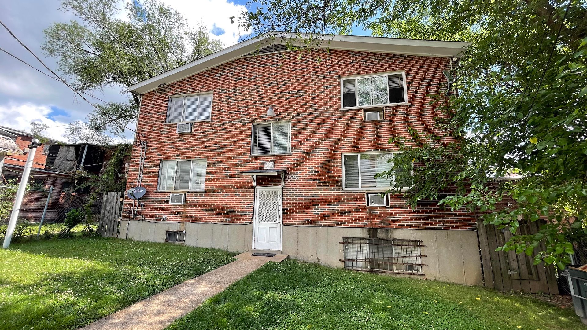 W Florissant Avenue/St. Louis, Missouri