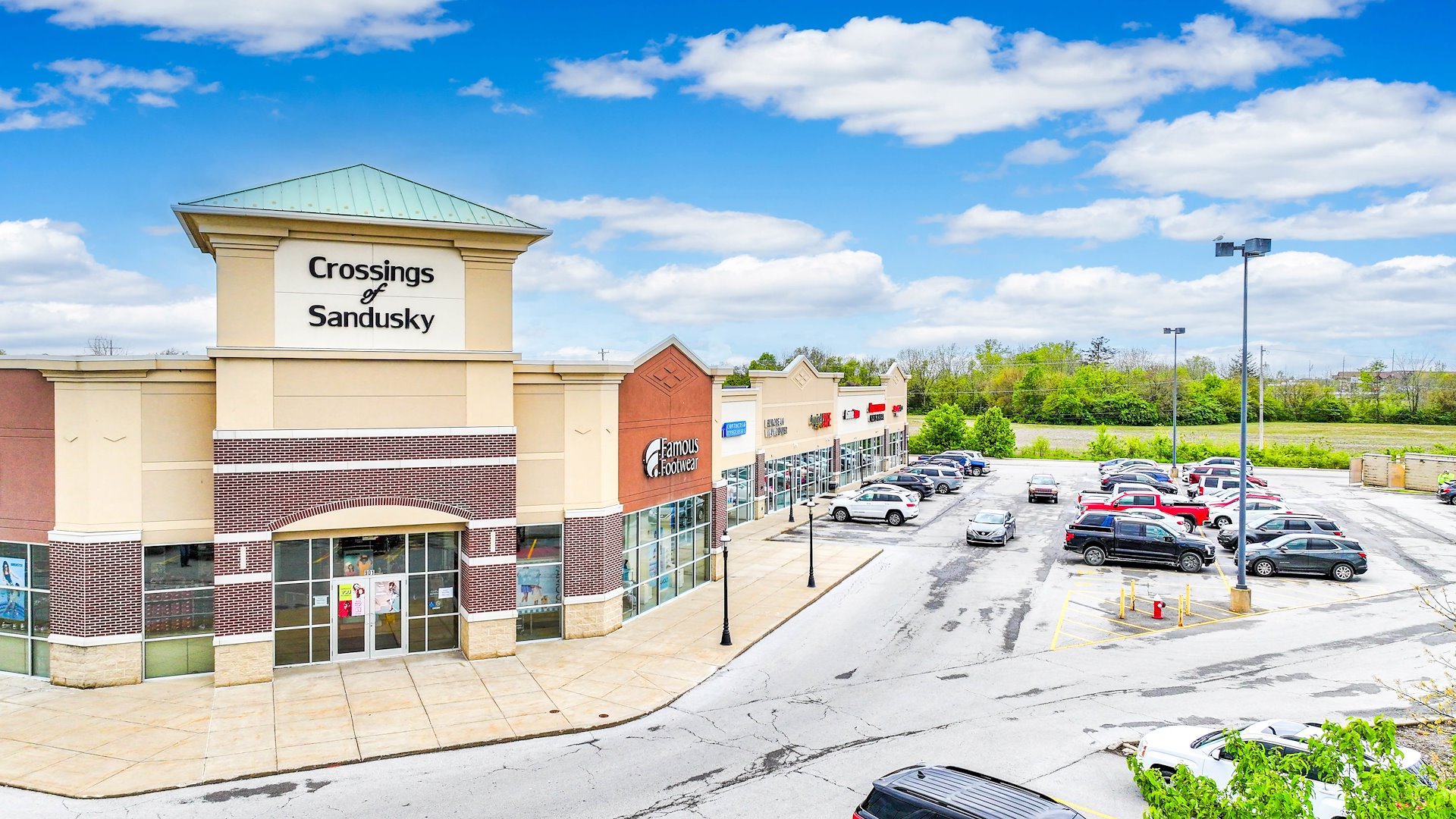 913 Crossings Rd, Sandusky, OH 44870-8913
