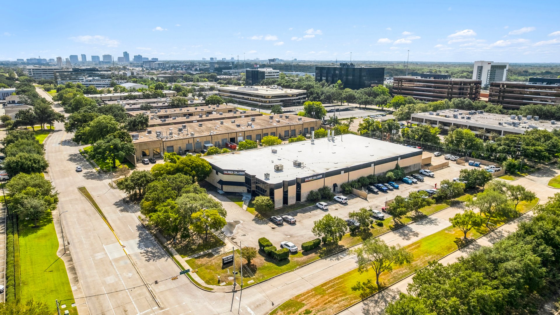 Caliber Collision — Sale in Houston, TX, photo 1 of 6