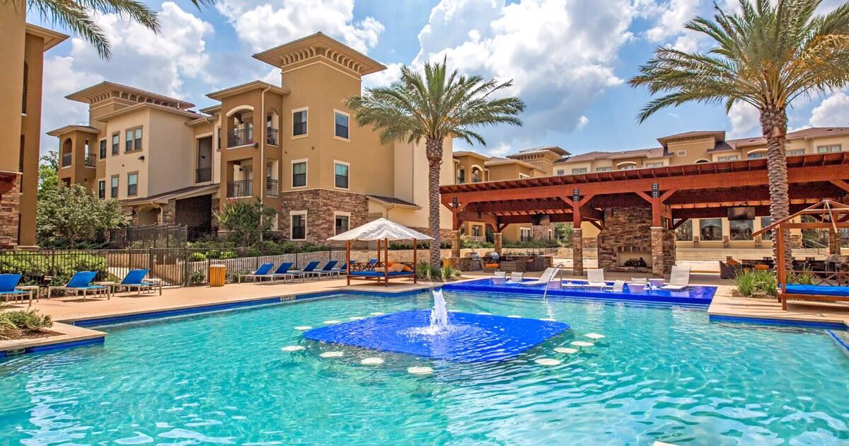 Uptown Square/San Marcos, TX