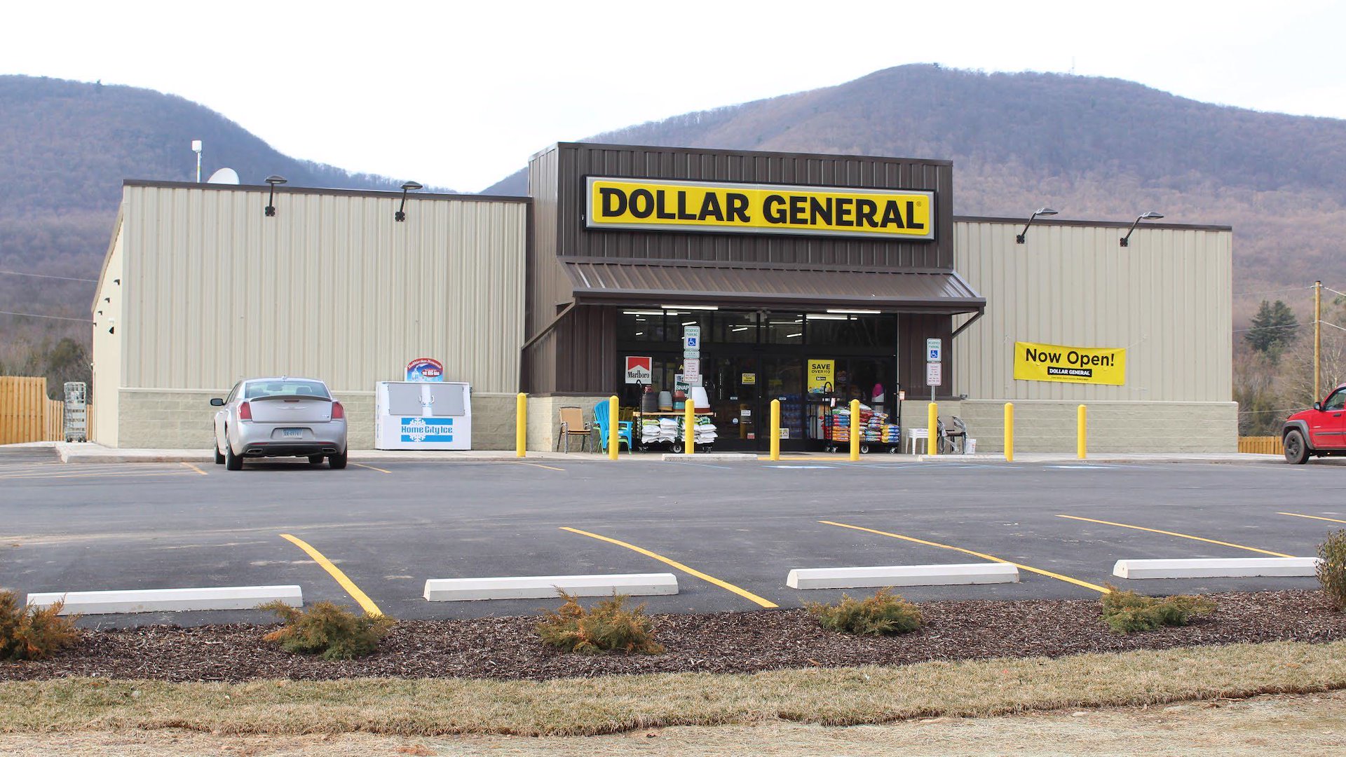 Dollar General/War, West Virginia