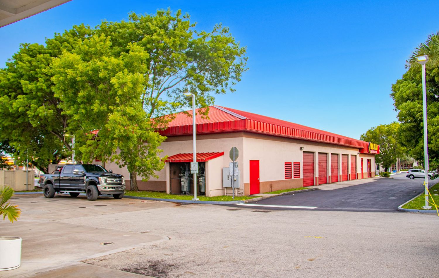 Tires Plus, Miami/Miami, Florida