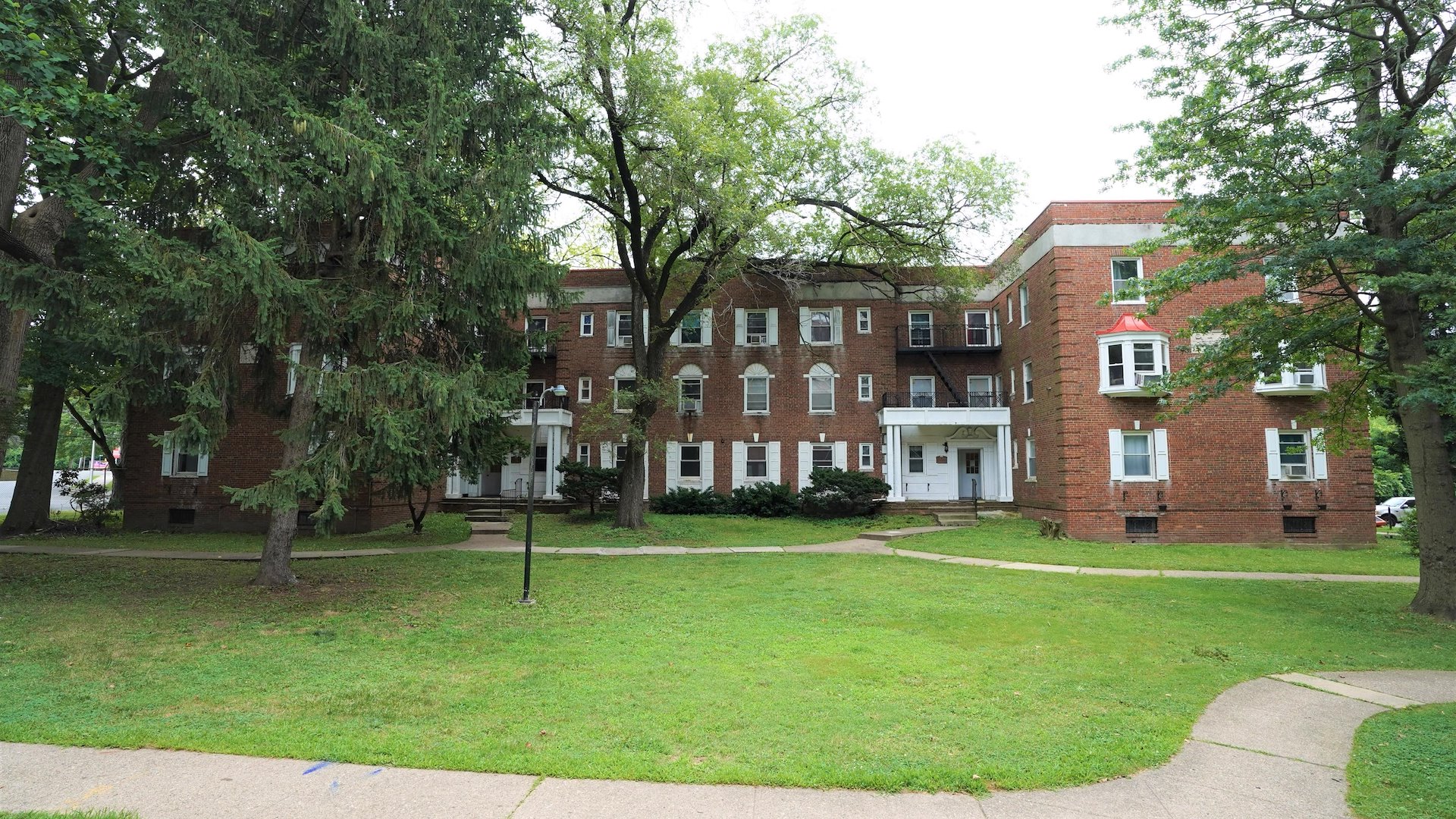 Colonial Gardens, Trenton/Trenton, New Jersey