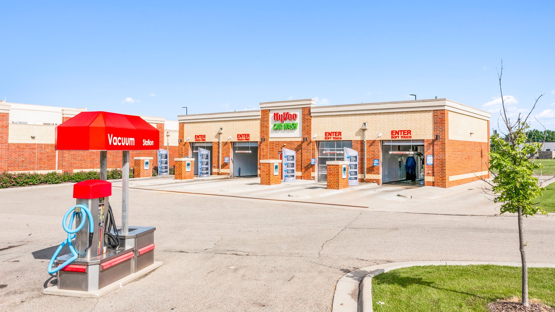 HyVee SaleLeaseback Portfolio (14 Properties)/Council Bluffs, IA