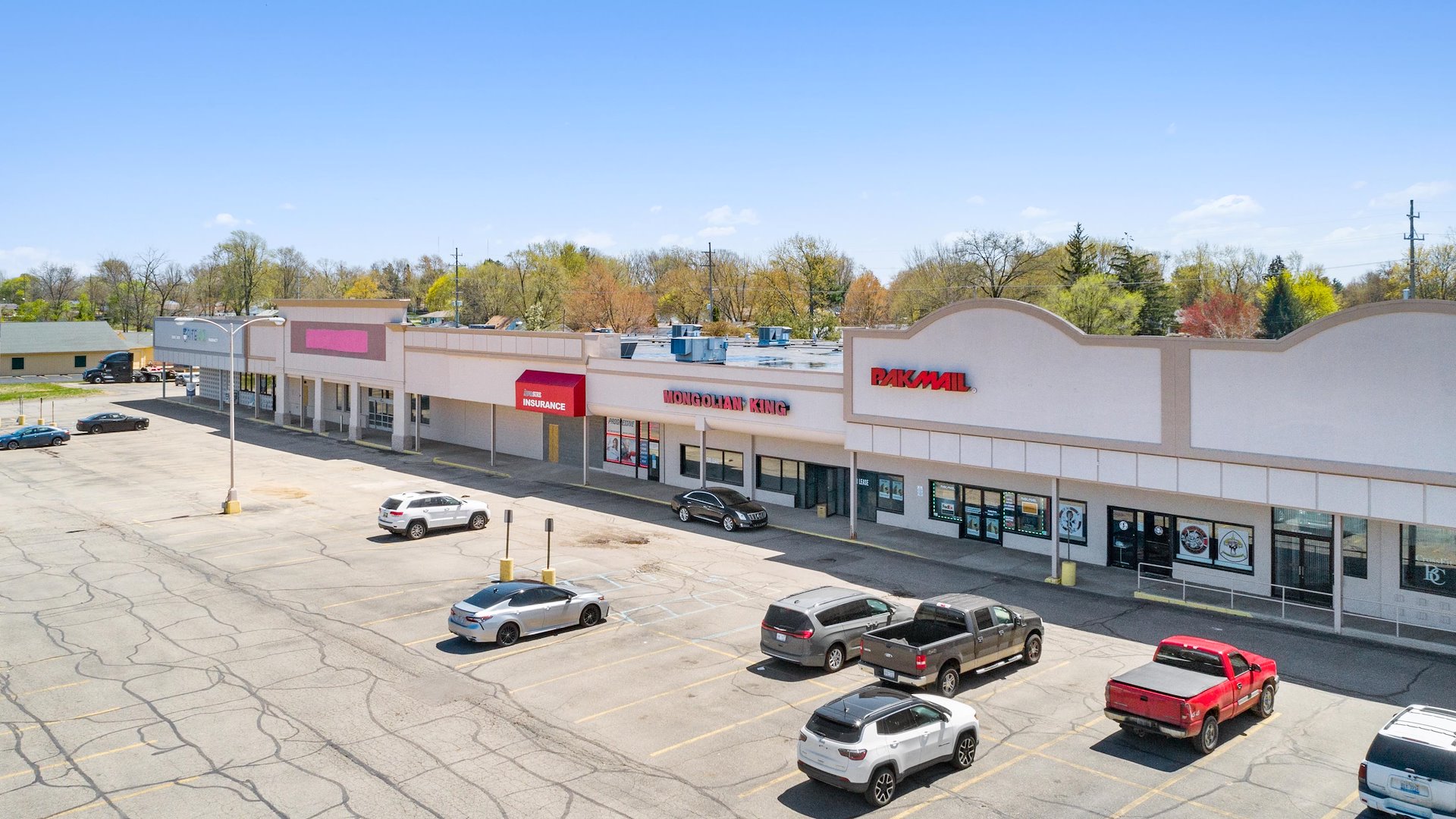 100 Occupied Shopping Center Multiple National Tenants Battle