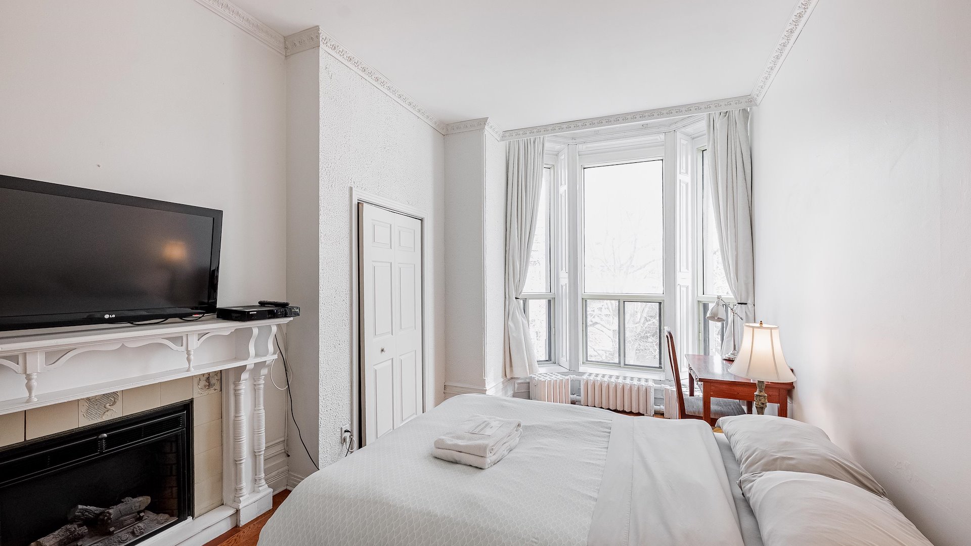 34223426 Stanley Street Montreal/Montréal, Quebec