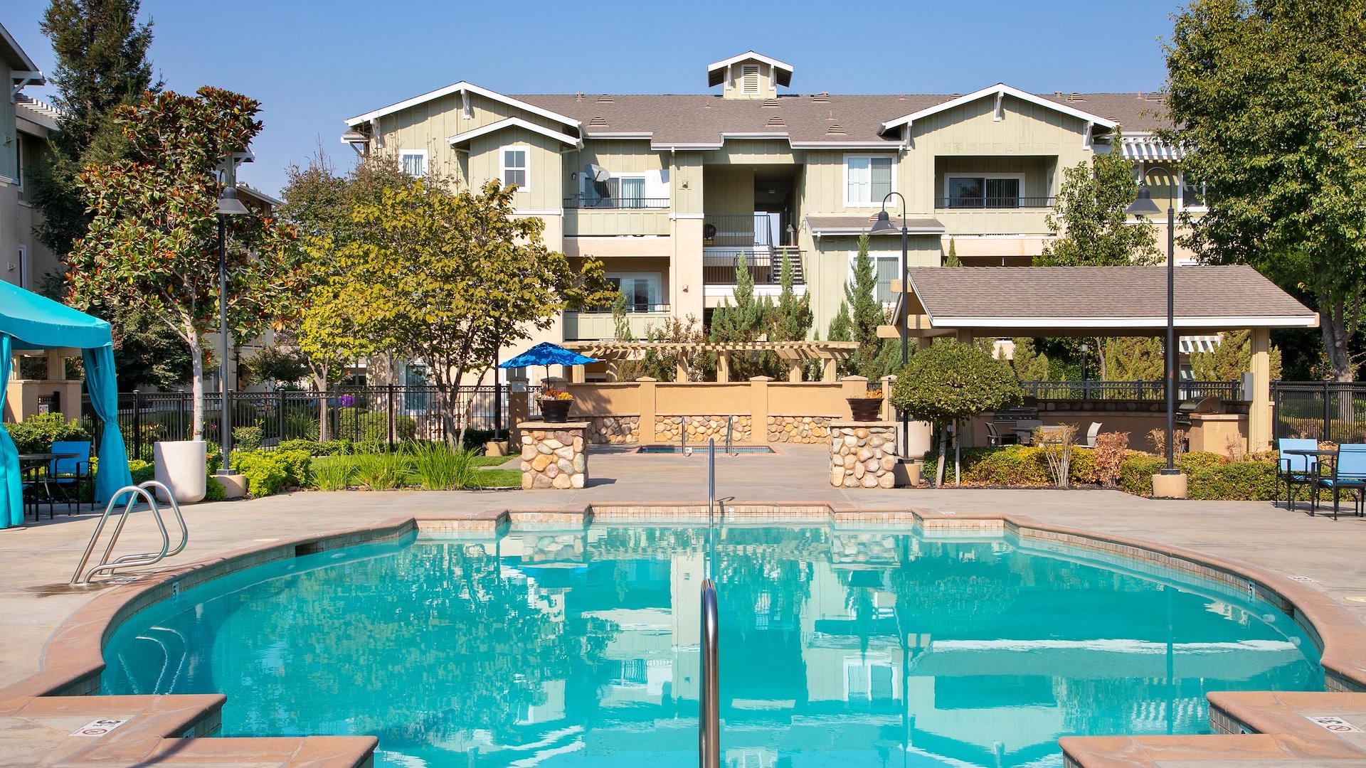 Tracy Creek Apts