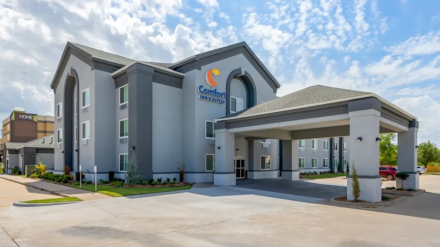 Comfort Inn & Suites Muskogee exterior