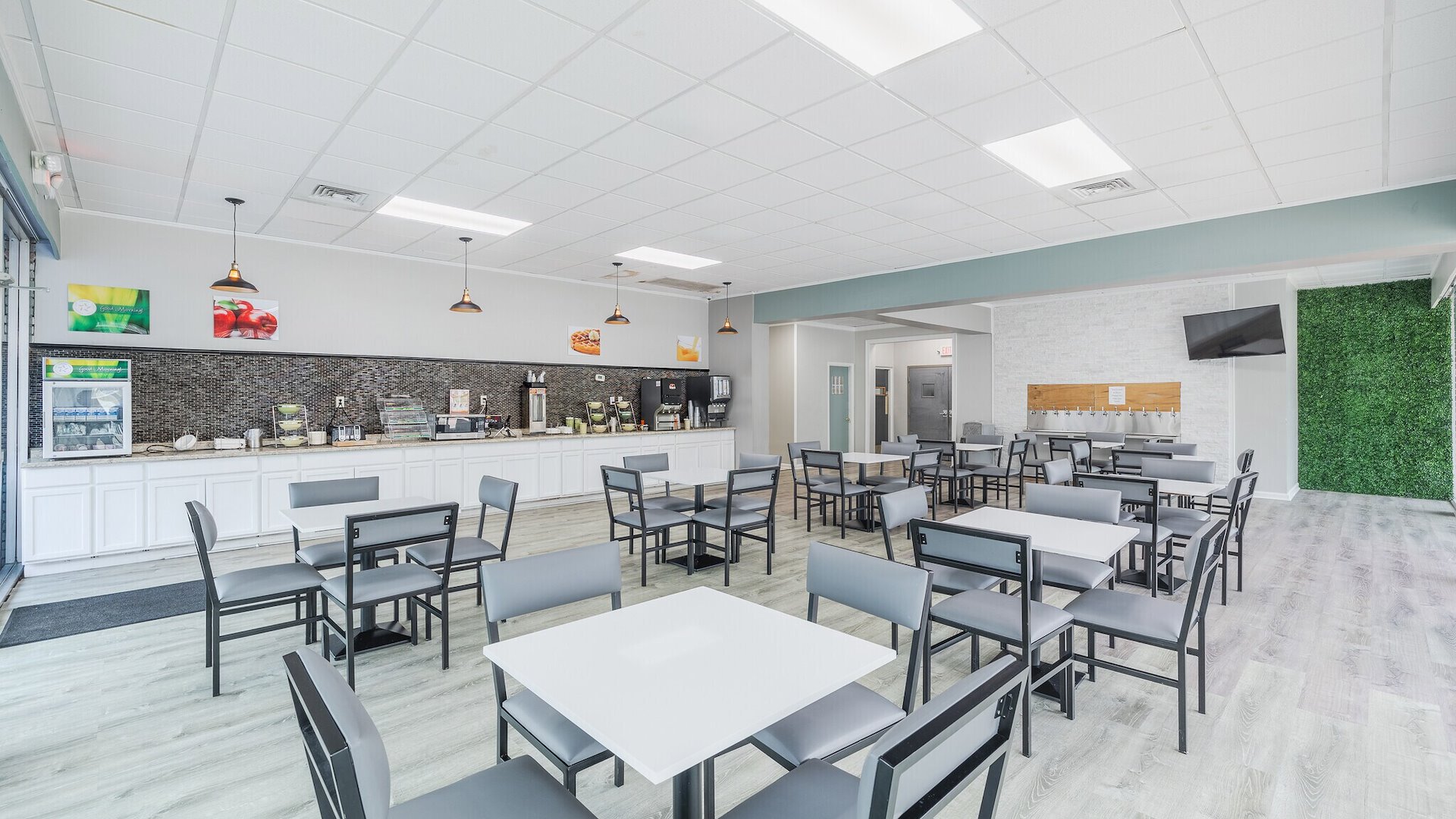 Dual Brand Baymont & Days Inn Pawleys Island — Sale in Pawleys Island, SC, photo 2 of 5