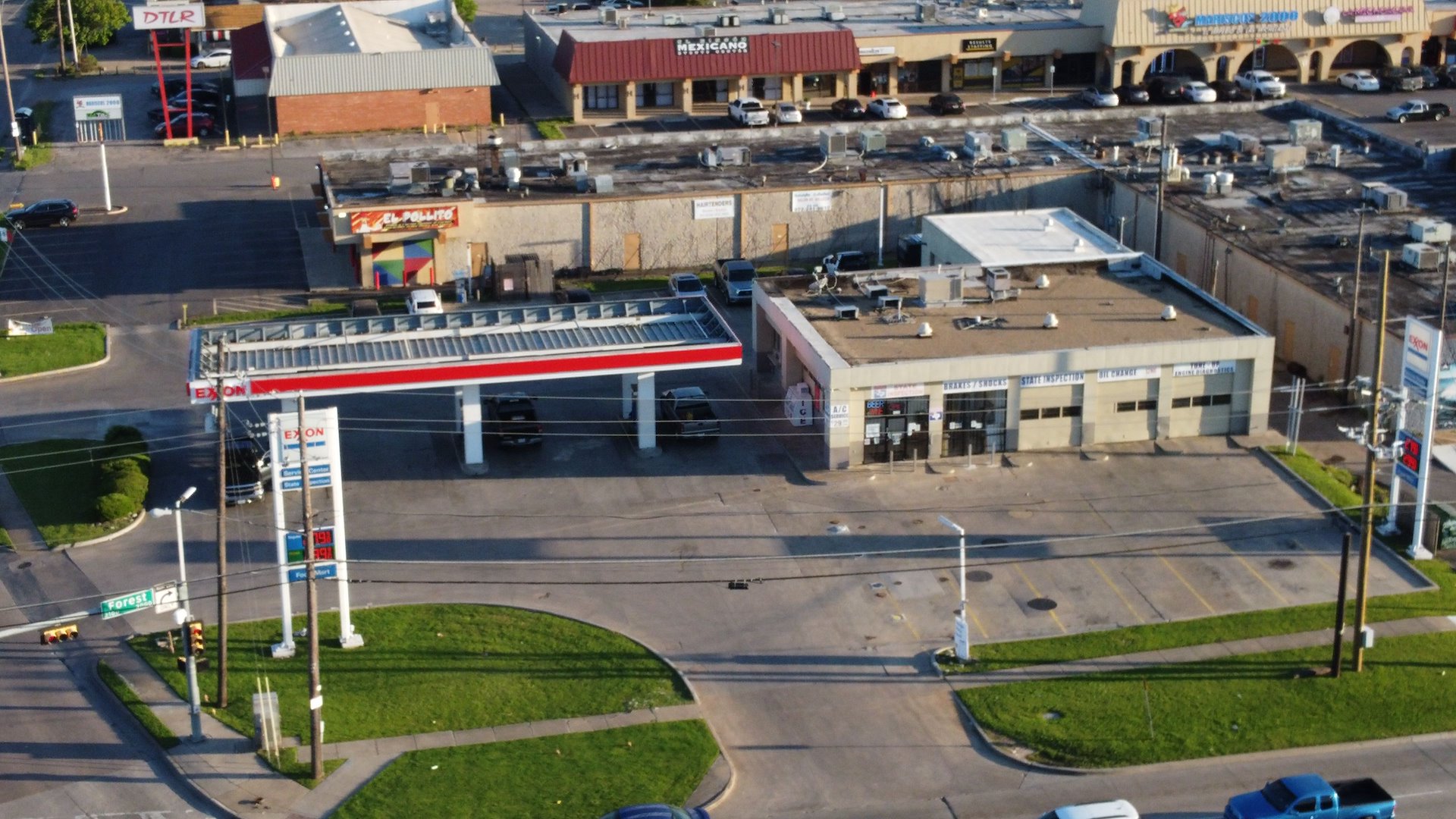 Exxon Gas Station Forest Ln/Dallas, Texas