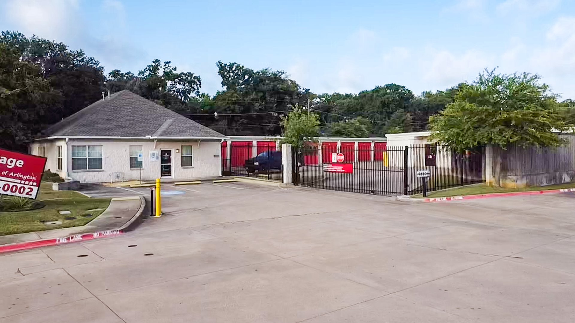 2330 Grn Oaks Blvd, Arlington, TX 76016-1221