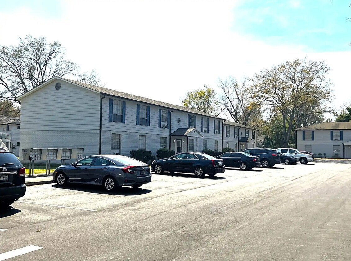 The Flats @ 915 — Sale in Sumter, SC, photo 4 of 7