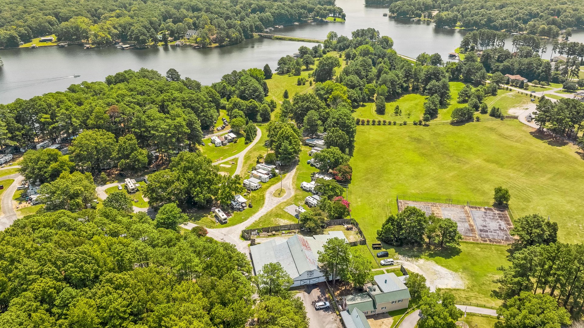 Lake Gaston Resort/Valentines, Virginia