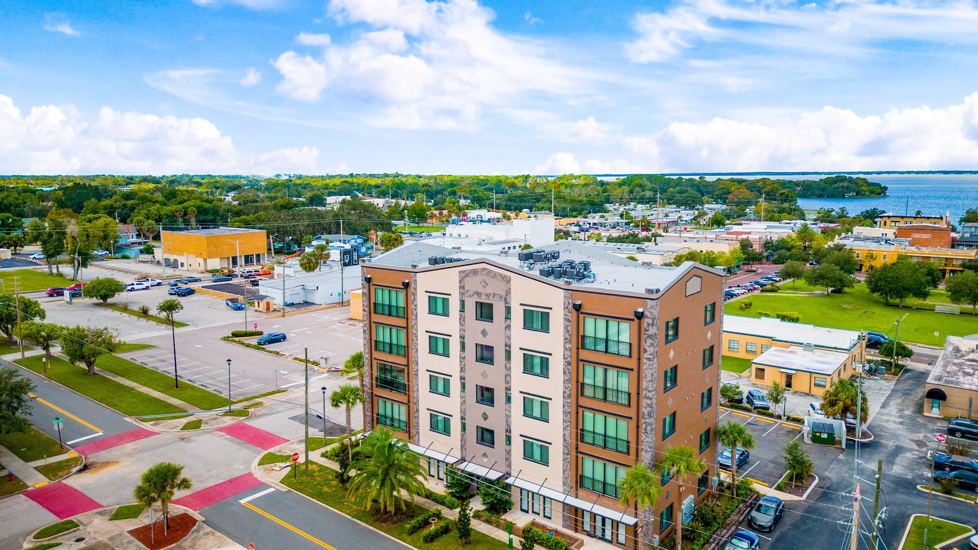 100 North Apartments/Eustis, Florida